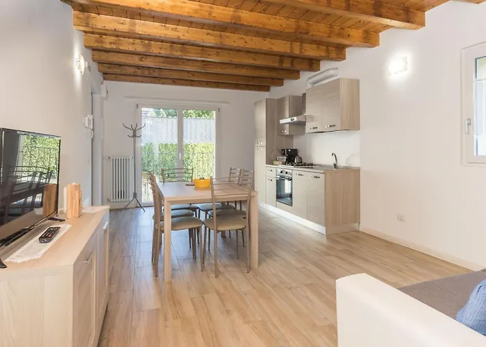 Residenze Lariane Apartment Colico